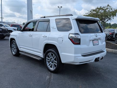 Used 2022 Toyota 4Runner TRD Sport w/ Technology Package AWD/4WD image 6