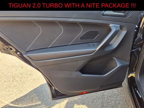 Used 2024 Volkswagen Tiguan SE R-Line image 9