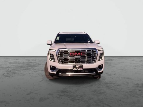 Used 2026 GMC Yukon XL Denali w/ Denali Reserve Package AWD/4WD image 3