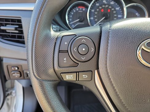 Used 2016 Toyota Corolla L FWD image 24