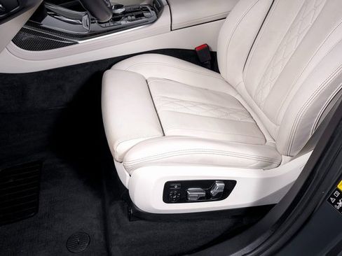 Used 2024 BMW X7 M60i w/ Executive Package image 21