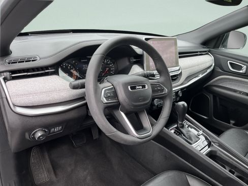 Used 2023 Jeep Compass Latitude AWD/4WD image 16