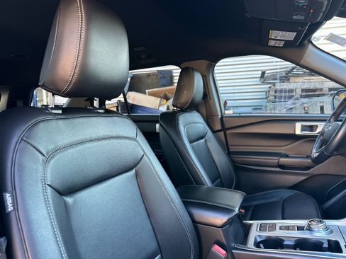 Used 2020 Ford Explorer XLT w/ Equipment Group 202A image 20