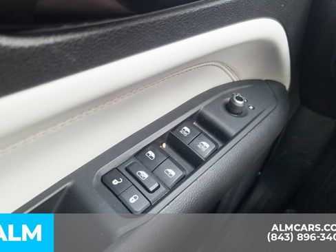 Used 2025 Jeep Compass Limited AWD/4WD image 14