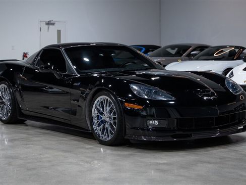 Used 2009 Chevrolet Corvette ZR1 w/ Preferred Equipment Group RWD image 16
