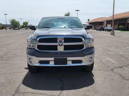 Used 2019 RAM 1500 Classic SLT w/ Luxury Group AWD/4WD image 3