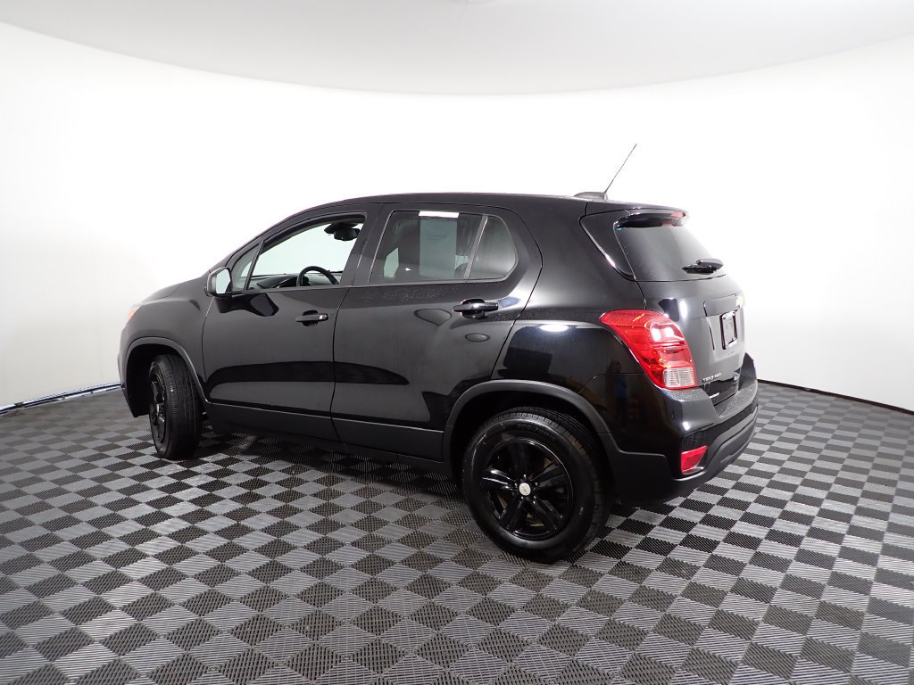 Used 2020 Chevrolet Trax LS w/ Tint and Cruise Package AWD/4WD image 9