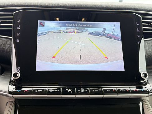Certified 2024 Jeep Wagoneer L Series II RWD image 24