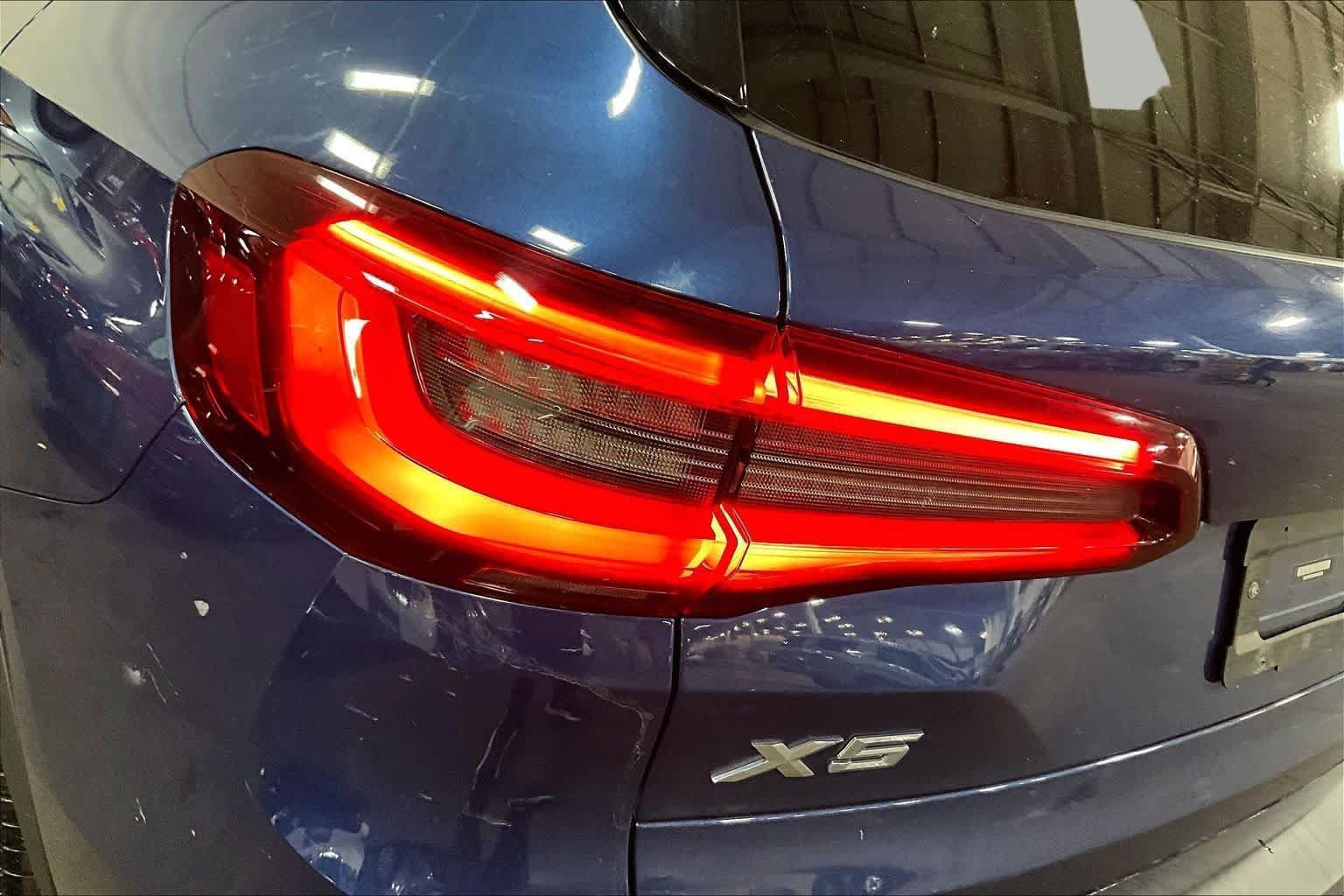 Used 2022 BMW X5 xDrive40i w/ Premium Package AWD/4WD image 29