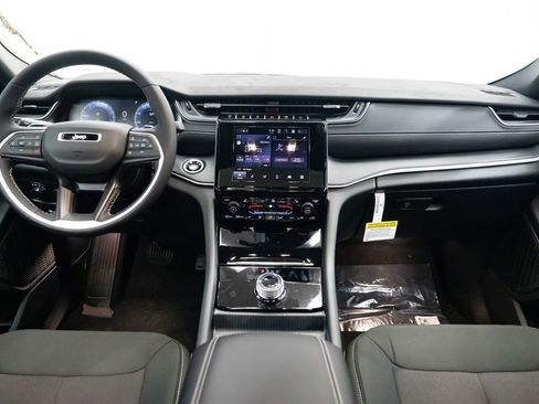 New 2025 Jeep Grand Cherokee Laredo X w/ Luxury Tech Group I image 9