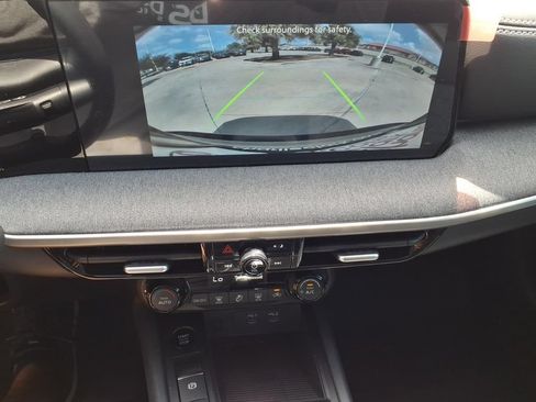 Used 2026 Nissan Kicks SV FWD image 15