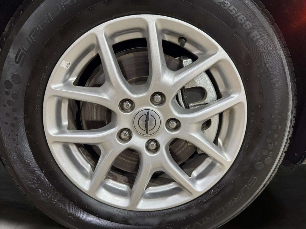 Used 2025 Chrysler Pacifica Select FWD image 31