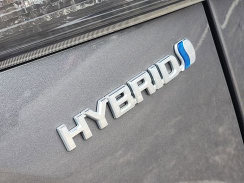 Used 2023 Toyota Highlander XLE FWD image 6