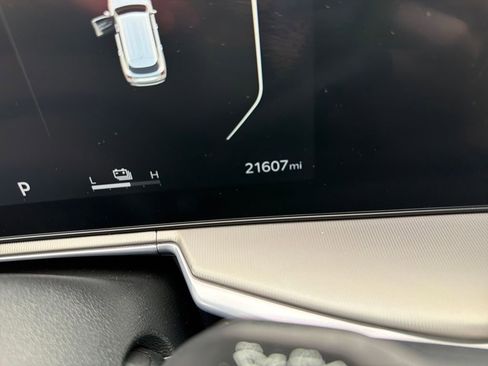 Used 2025 Kia Sorento SX Prestige image 18