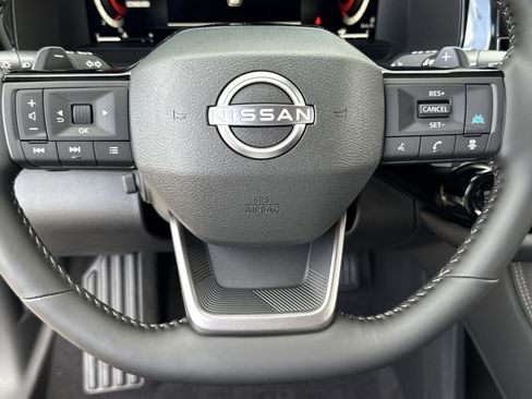New 2026 Nissan Pathfinder Platinum FWD image 12