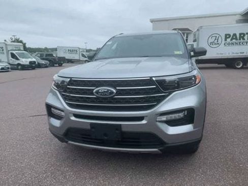 Used 2023 Ford Explorer XLT w/ Equipment Group 202A AWD/4WD image 7