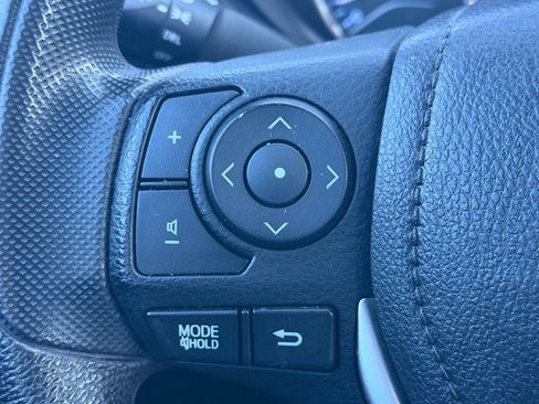 Used 2016 Toyota Corolla L FWD image 11