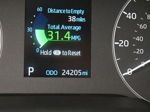 Used 2023 Toyota Corolla Cross LE image 27