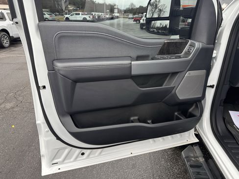 Used 2024 Ford F250 Lariat w/ Lariat Ultimate Package image 10