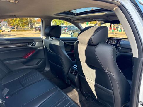 Used 2018 Honda Accord Touring image 29