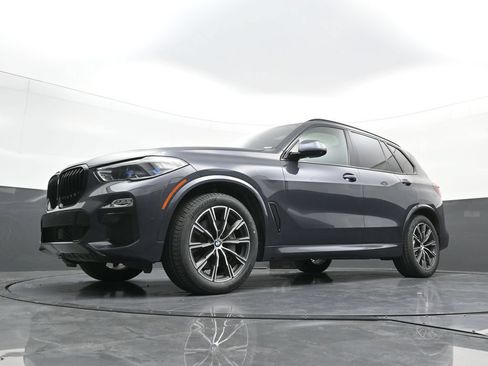 Used 2019 BMW X5 xDrive50i w/ M Sport Package AWD/4WD image 23