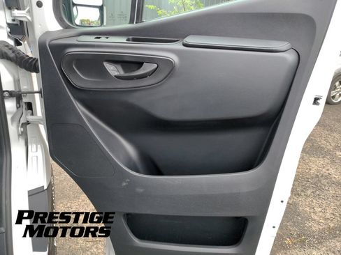 Used 2022 Mercedes-Benz Sprinter 2500 w/ Parking Package image 27