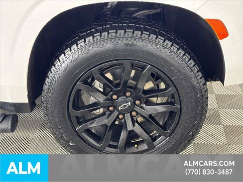 Used 2023 Chevrolet Suburban Z71 w/ Z71 Off-Road Package image 13