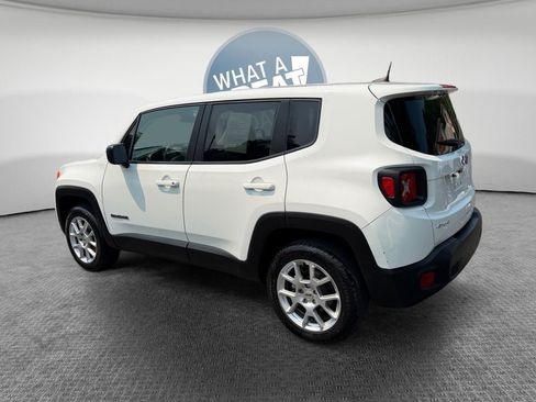 Used 2023 Jeep Renegade Latitude AWD/4WD image 6