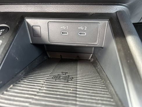 Used 2025 Nissan Kicks SR FWD image 28