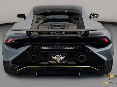 Used 2024 Lamborghini Huracan Tecnica image 8