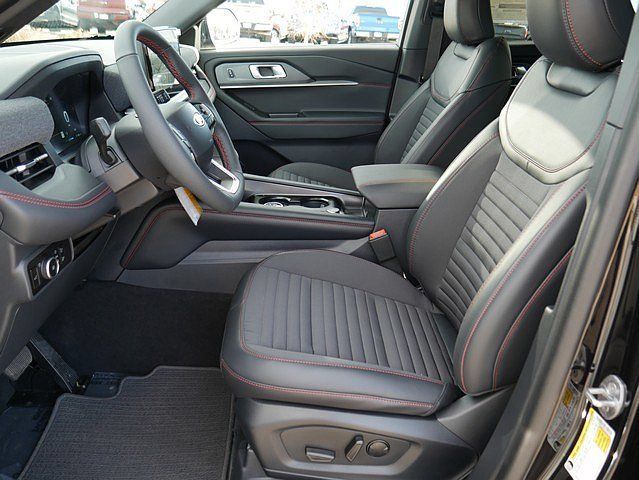 New 2026 Ford Explorer ST-Line w/ ST-Line Street Pack AWD/4WD image 10