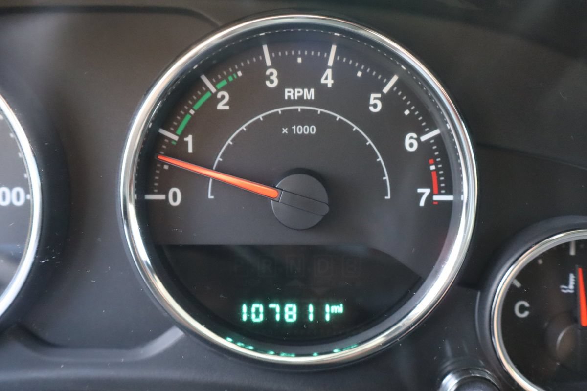 Used 2015 Jeep Wrangler Unlimited Rubicon w/ Connectivity Group AWD/4WD image 45
