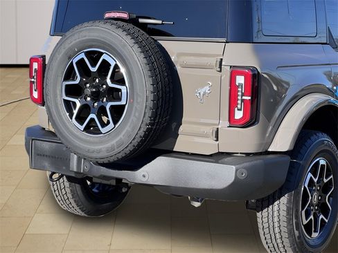 New 2025 Ford Bronco Outer Banks image 42