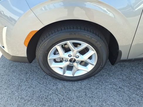 Used 2025 Kia Soul LX w/ LX Technology Package FWD image 4