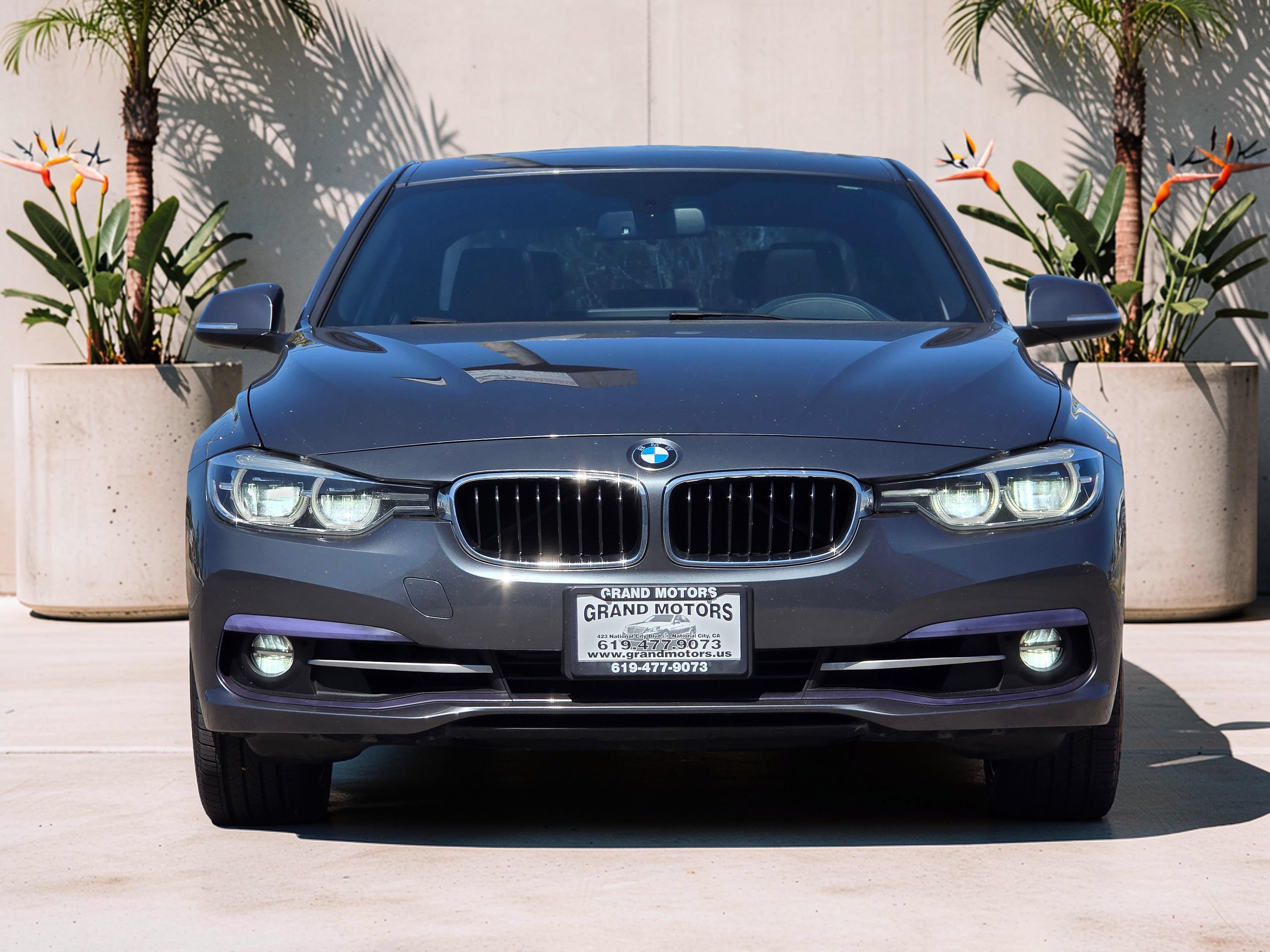 Used 2018 BMW 330i xDrive Sedan AWD/4WD image 2
