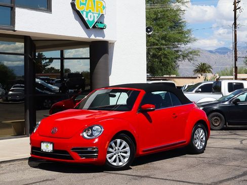 Used 2018 Volkswagen Beetle 2.0T SE image 2