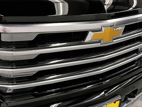 Used 2024 Chevrolet Silverado 1500 High Country w/ High Country Premium Package image 32