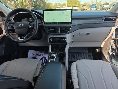 Certified 2025 Ford Escape Platinum w/ Premium Technology Package image 2