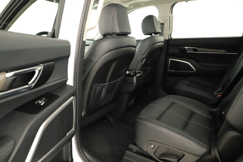 Used 2022 Kia Telluride EX w/ EX Premium Package AWD/4WD image 26
