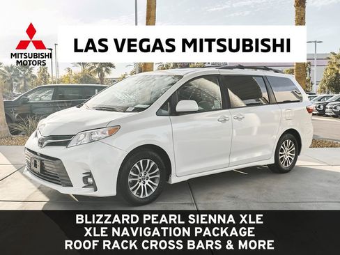 Used 2020 Toyota Sienna XLE w/ XLE Navigation Package image 1