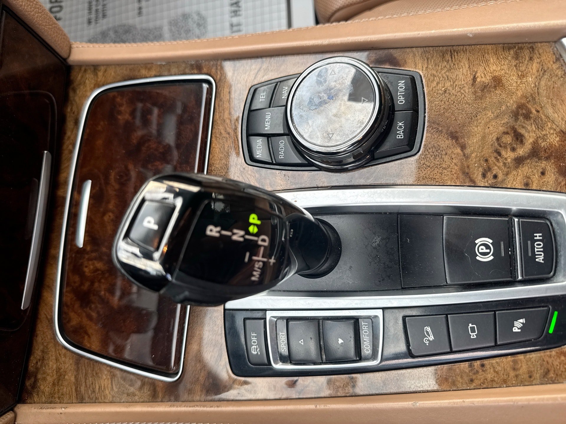 Used 2015 BMW 750Li xDrive AWD/4WD image 23