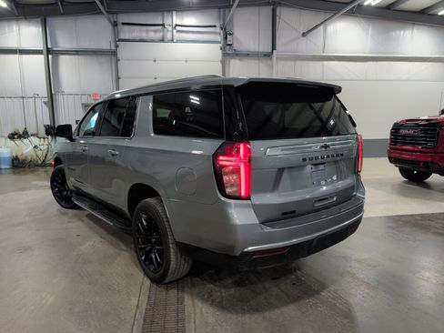 Used 2023 Chevrolet Suburban High Country w/ Advanced Technology Package AWD/4WD image 4