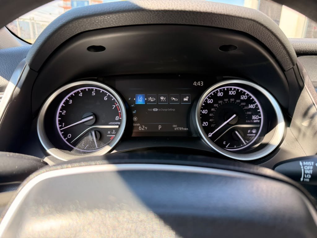 Used 2021 Toyota Camry LE AWD/4WD image 27