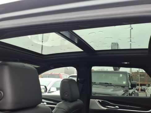 Used 2023 Cadillac XT5 Premium Luxury AWD/4WD image 15