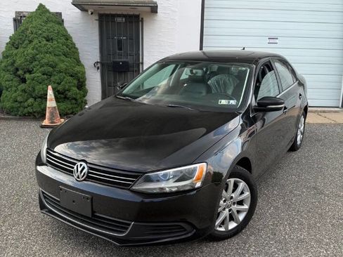Used 2013 Volkswagen Jetta SE FWD image 1