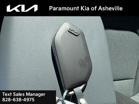 New 2025 Kia K4 LXS image 28