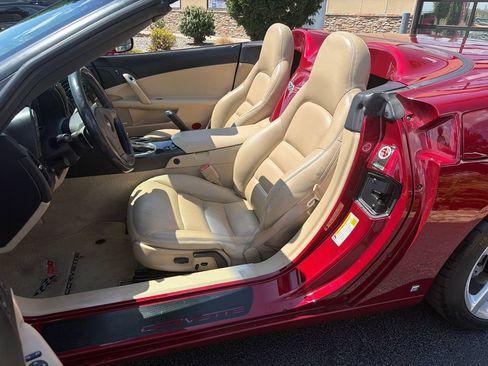 Used 2006 Chevrolet Corvette Convertible w/ Preferred Equipment Group RWD image 38