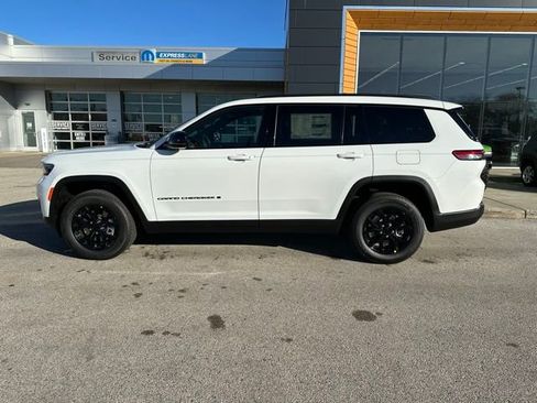 New 2025 Jeep Grand Cherokee L Altitude AWD/4WD image 9