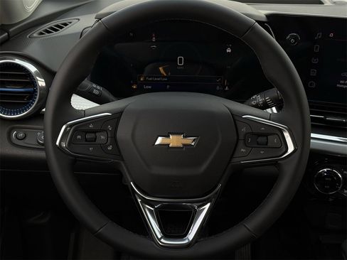 New 2026 Chevrolet Trax LT w/ Sunroof Package image 12