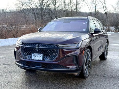 Certified 2024 Lincoln Nautilus Reserve w/ Equipment Group 202A image 3